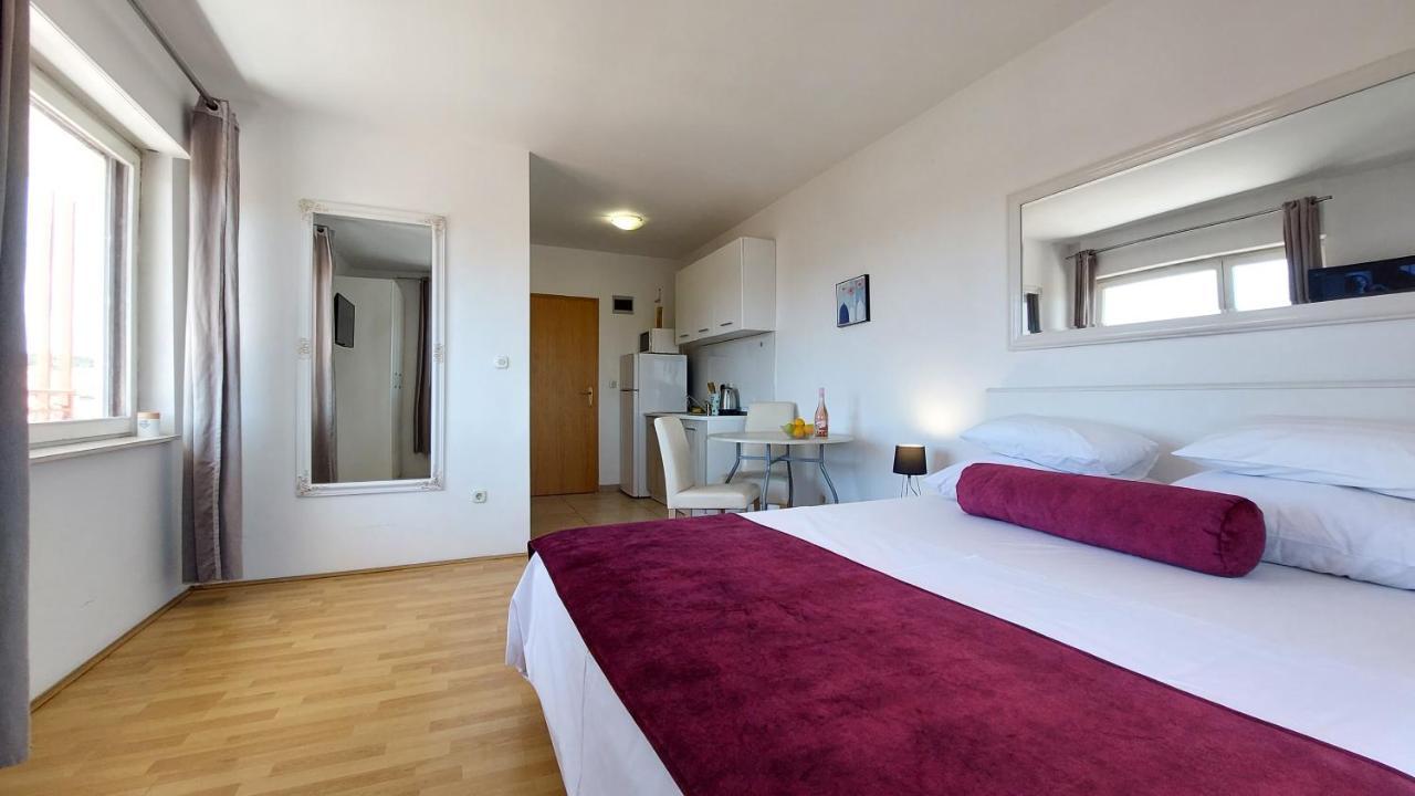 Sea Side Apartments Vodice Ngoại thất bức ảnh